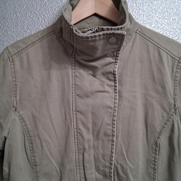 H&M Divided Stylish Sage Green Jacket     Size 10 - Picture 9 of 14